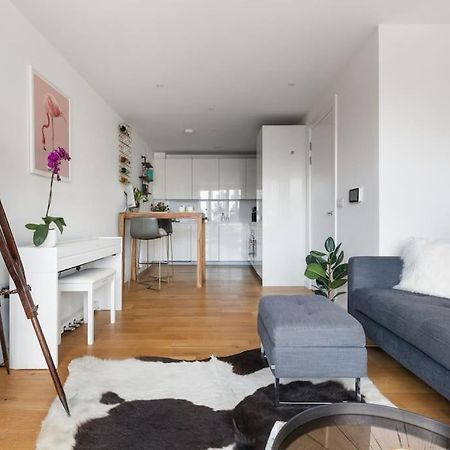 Modern New 1-Bedroom Home Stunning Views Λονδίνο Εξωτερικό φωτογραφία